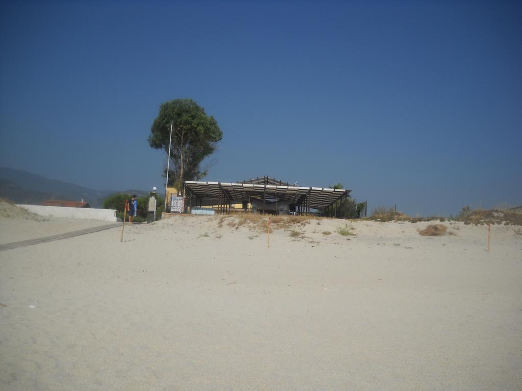 Aquamarine Residence Davoli Habitación foto