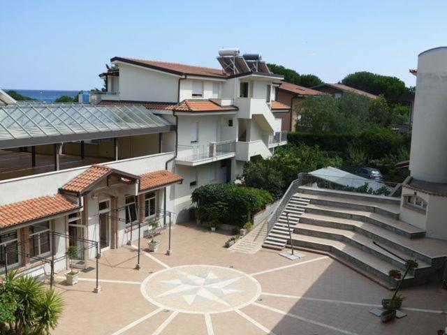 Aquamarine Residence Davoli Exterior foto